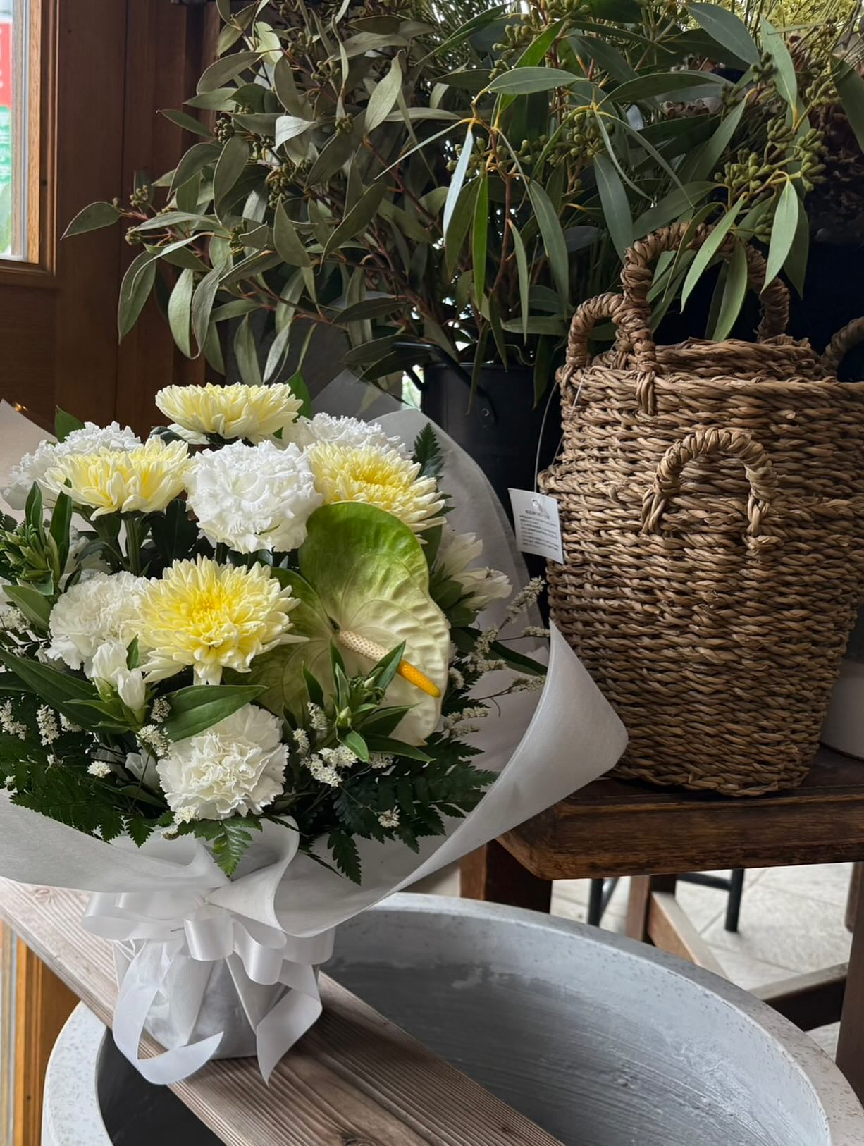 本日もたくさんの初盆用アレンジメントフラワーのご注文ありがと...