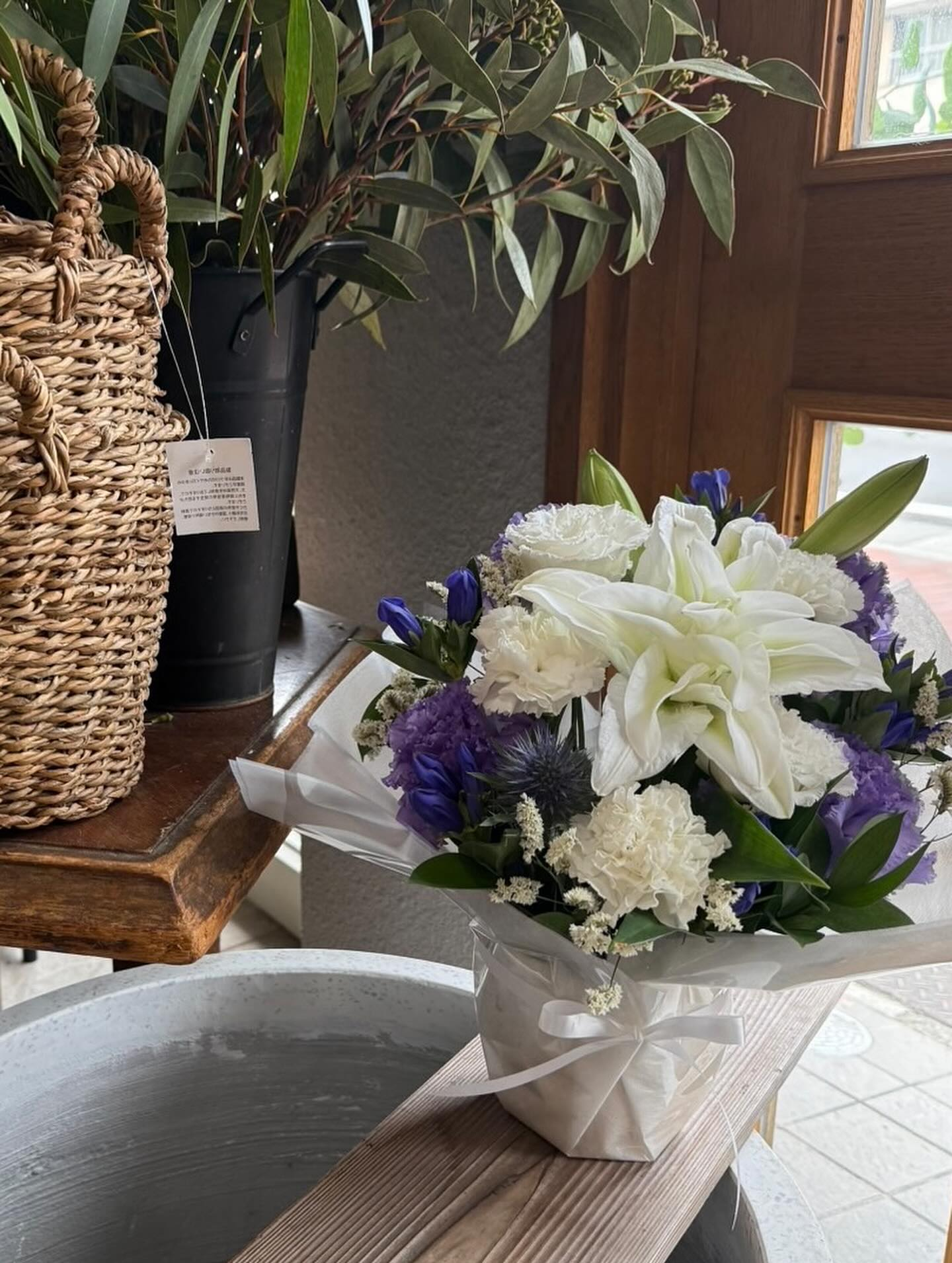 本日もたくさんの初盆用アレンジメントフラワーのご注文ありがと...