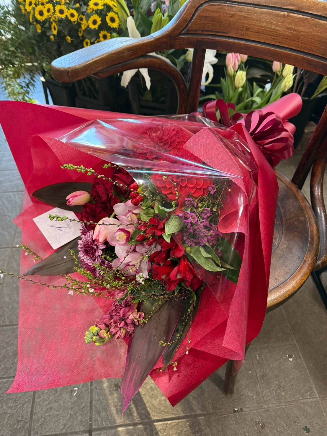 明日は成人式。