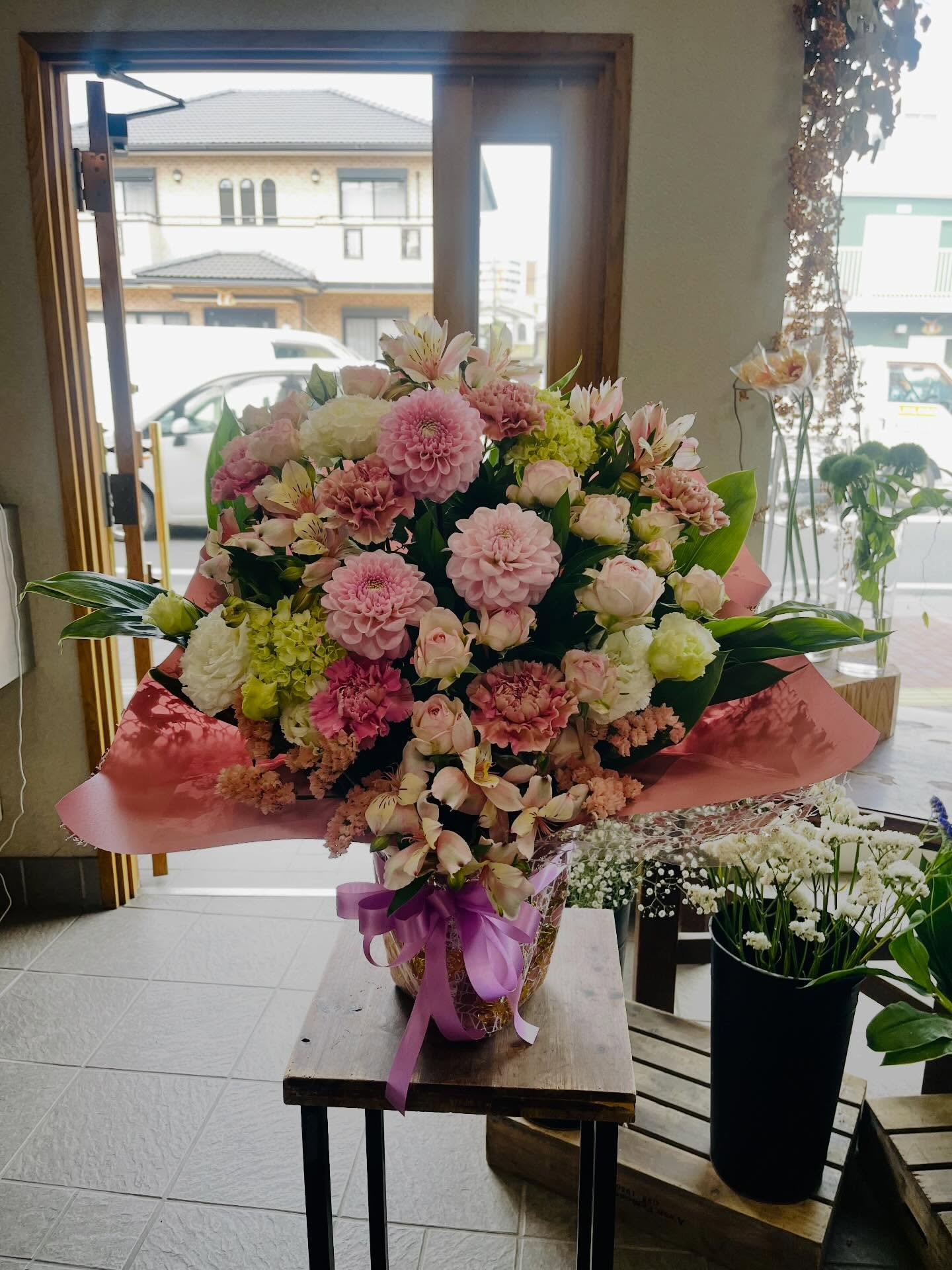 母の日アレンジメントフラワー受付始まりました