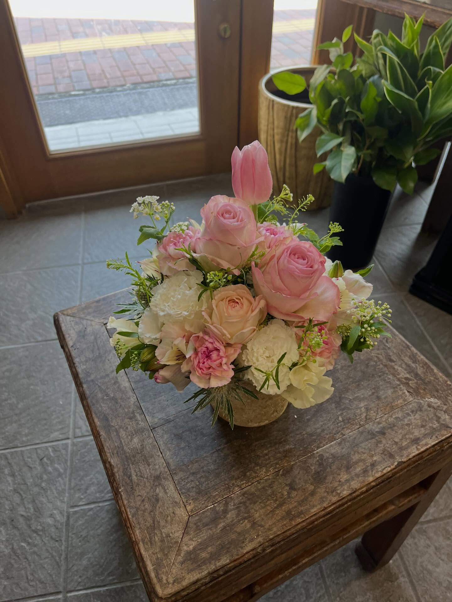 母の日アレンジメントフラワー受付始まりました