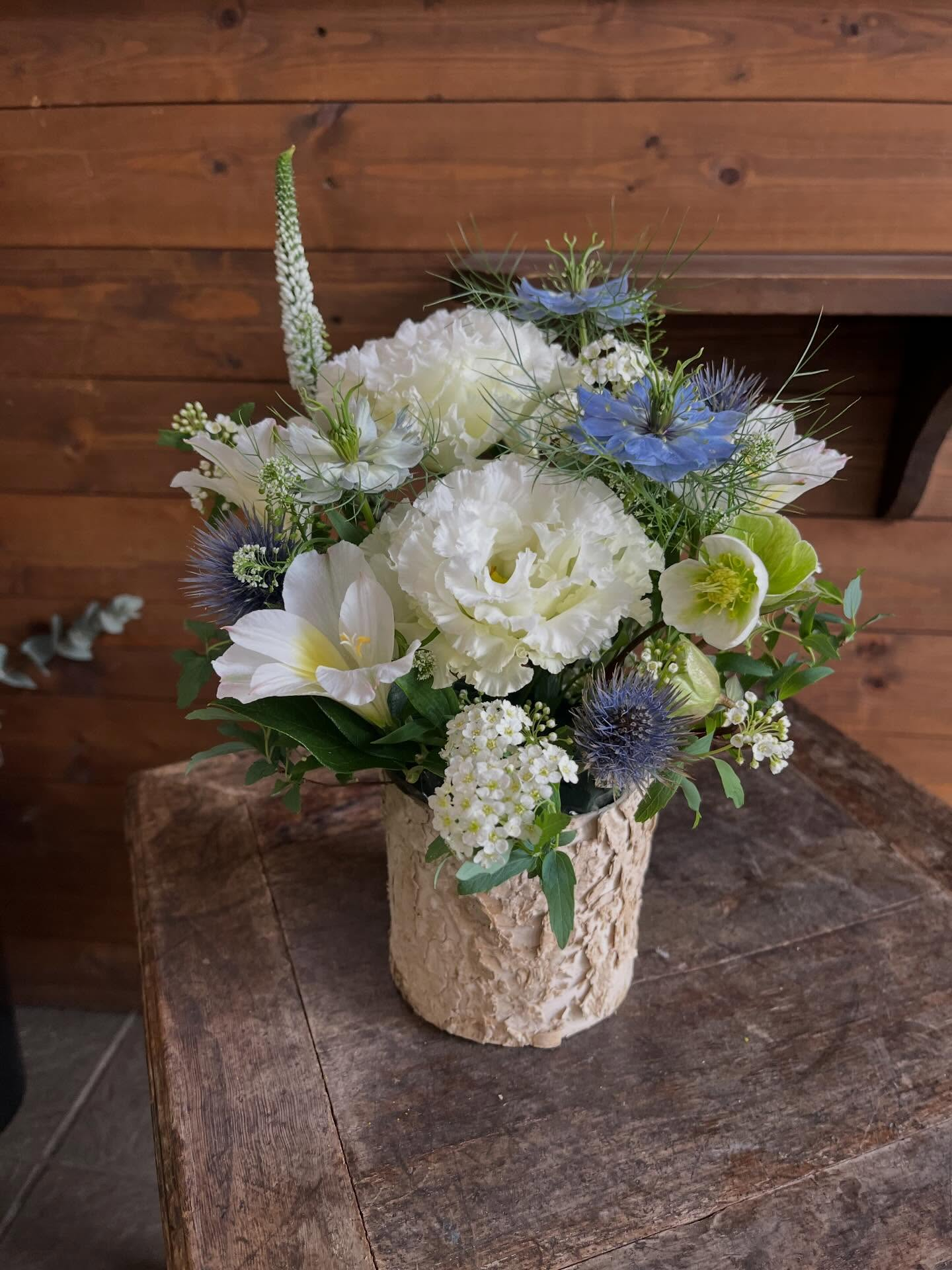 母の日アレンジメントフラワー受付始まりました